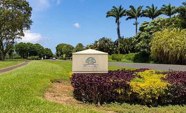 Princeville sign along Ka Haku Road on Kauaʻi’s north shore.