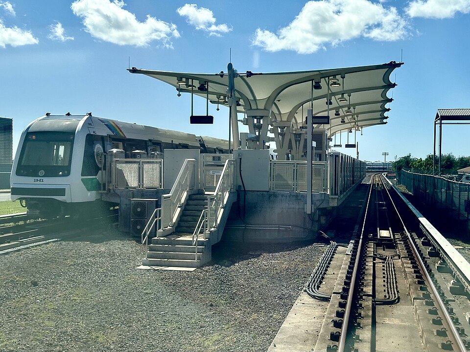 Hālaulani/Leeward Community College Skyline station