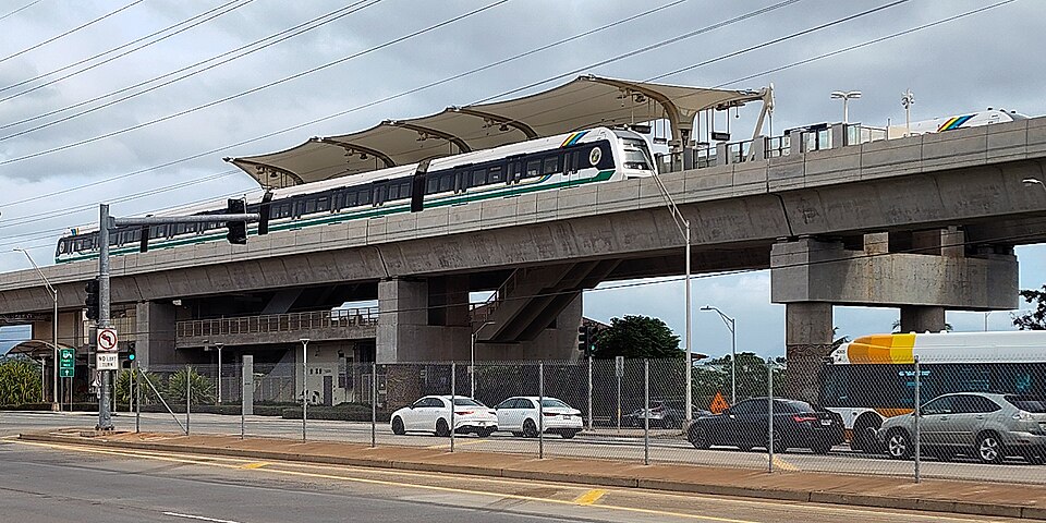 A Skyline train at Kualakaʻi (East Kapolei) Station.